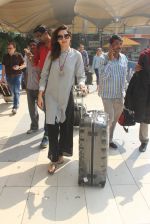 Karishma Tanna snapped at airport  on 29th Jan 2016